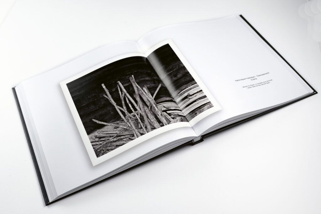 Doppelseite aus „Melodie des einzelnen Bildes" von Friedrich Huber (AT)