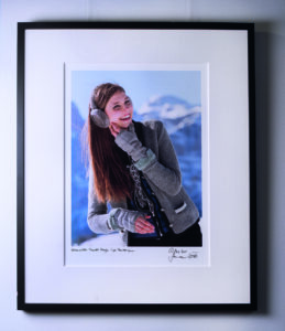 Jeder Druck, den wir produzieren, sollte signiert sein und eine kurze Angabe zu Zeitpunkt, Ort und Motiv enthalten. Mit diesen Angaben kann auch jemand, der den Nachlass eines Tages sichtet, möglichrweise etwas anfang.