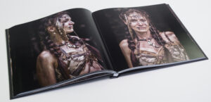 Ausdrucksstärke Porträts der Wasteland-Warriors zeigen von Zieglers Professionalität im Umgang mit Situationen jenseits eines Studios